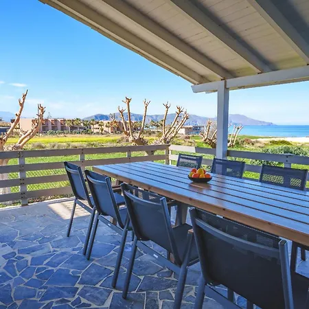 Apartmán Beachfront Alkioni Ground Floor With Swimming Pool