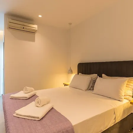 Apartmán Beachfront Alkioni Ground Floor With Swimming Pool