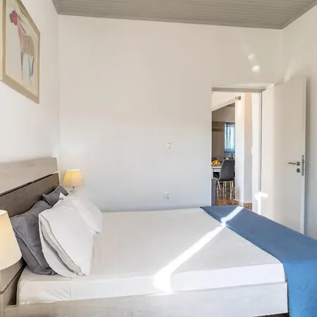 Apartmán Beachfront Alkioni Ground Floor With Swimming Pool Dhrámia